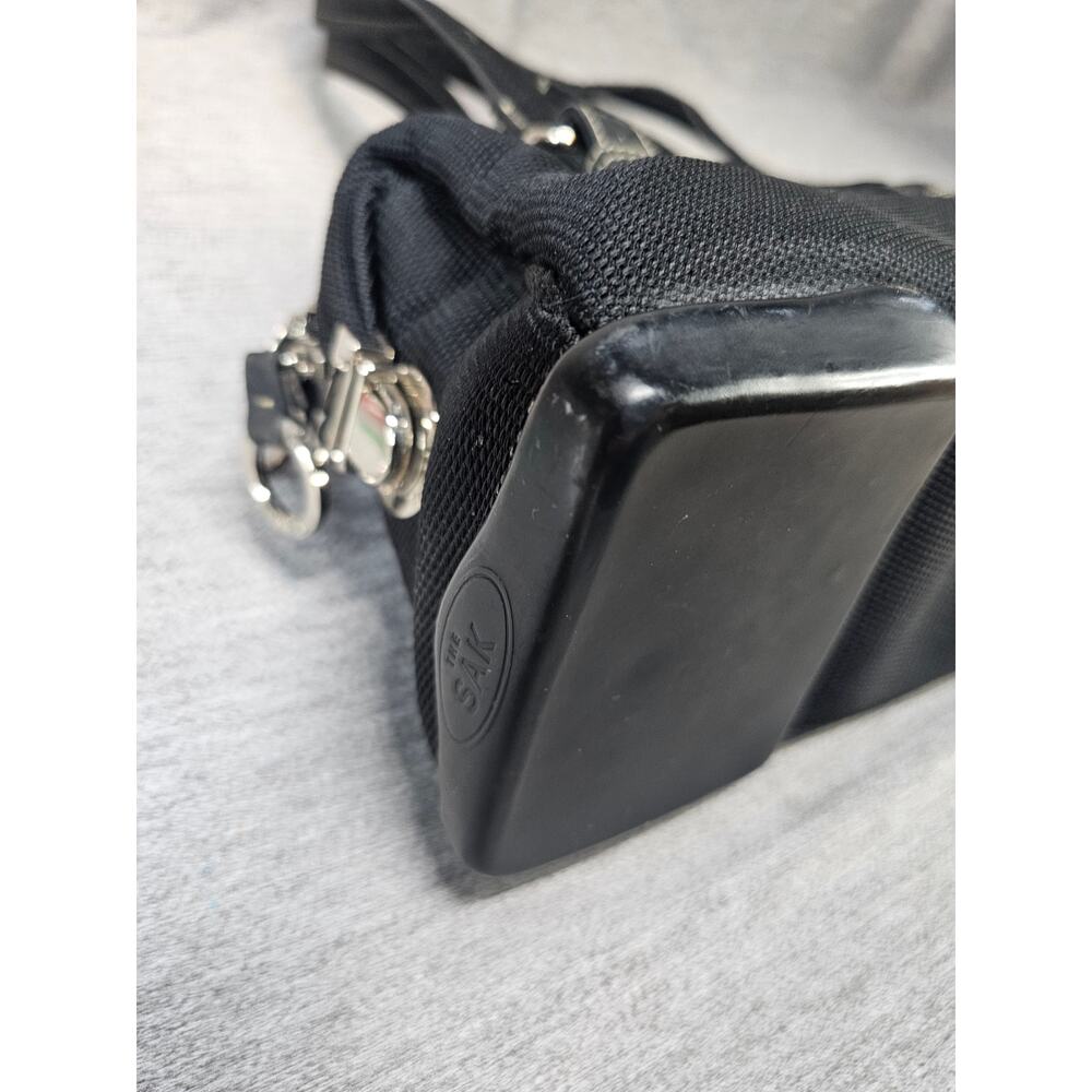 The Sak Black Rectangular woven shoulder bag with floral print liner - Picture 2 of 11